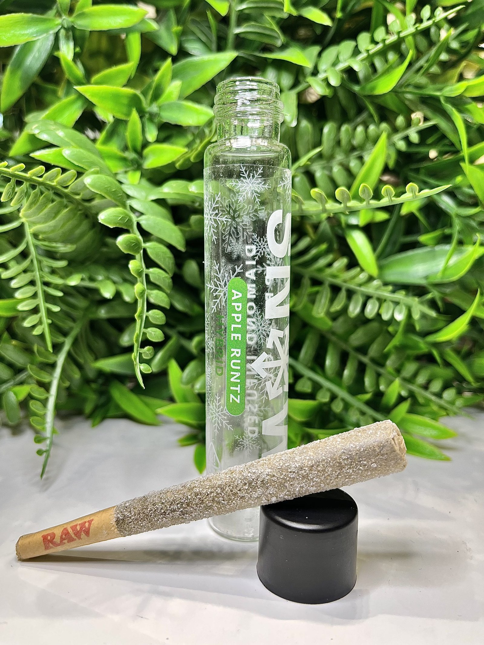 THE SNOW BRAND- DIAMOND INFUSED PRE-ROLL- 1.5G- APPLE RUNTZ