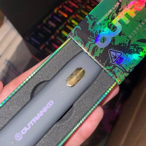 OUTRANKD 2G live resin + liquid diamonds disposable vape pen